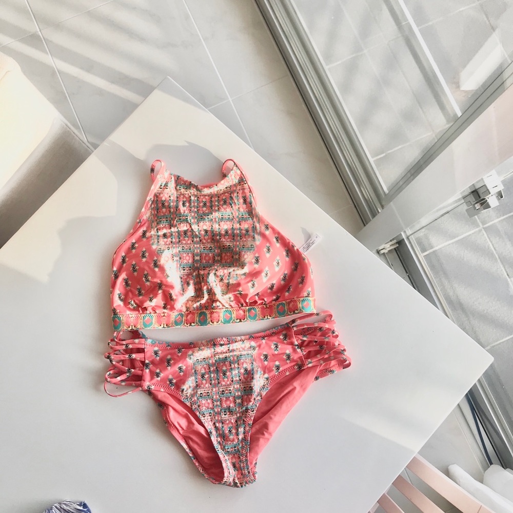 Nanette Lenore 2 piece bikini set - Picture 9 of 9